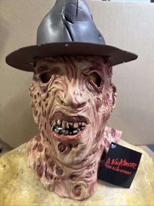 NIGHTMARE ON ELM ST FREDDY KRUEGER FULL LATEX MASK WITH FEDORA NEW W TAGS RUBIES
